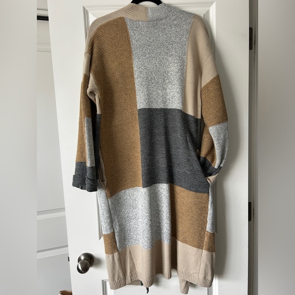 Lost in Lunar Cardigan - Picture 2 of 3